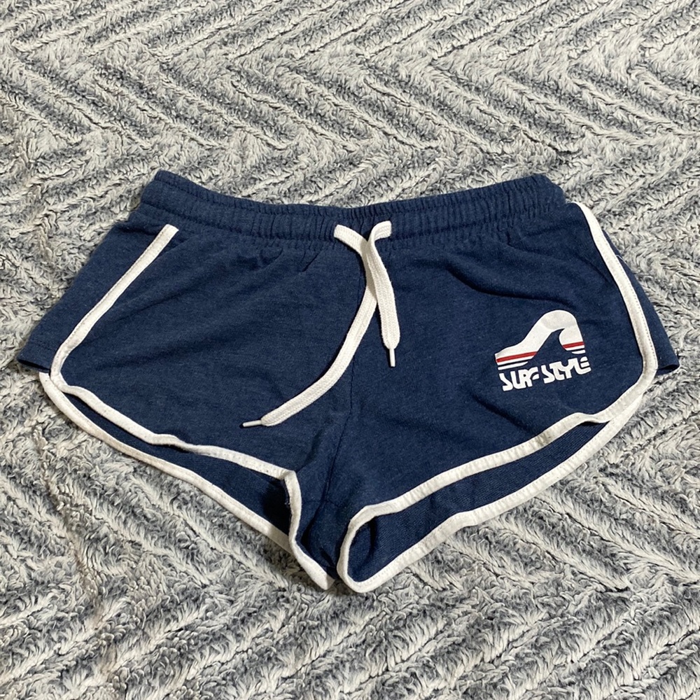 Surf Style shorts, great used condition, size small (girls)